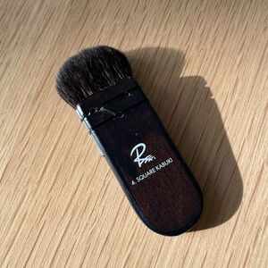 Rae Morris square kabuki brush 4